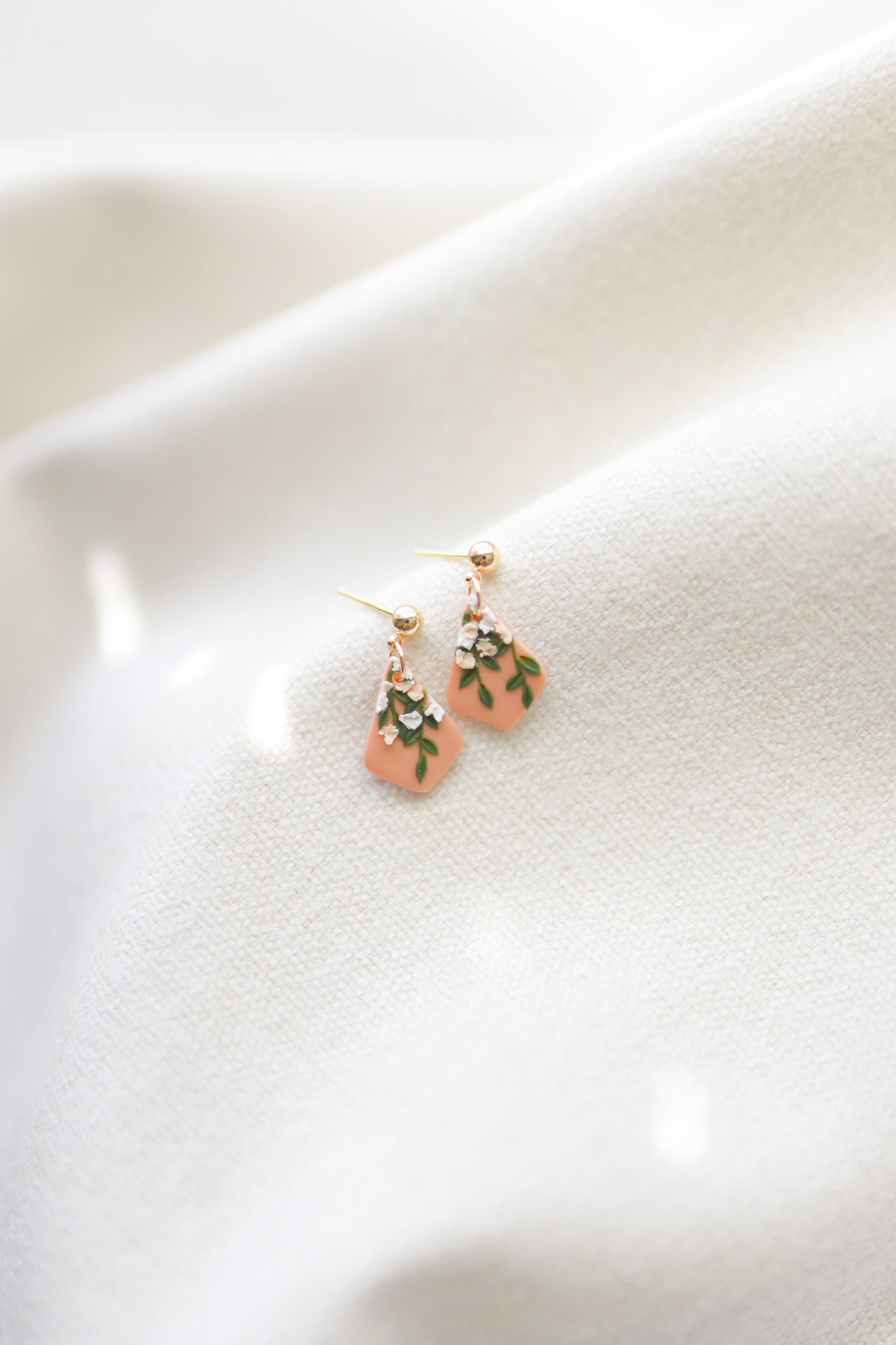 Pearl: Climbing Vines 1