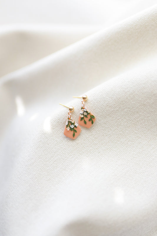 Pearl: Climbing Vines 1