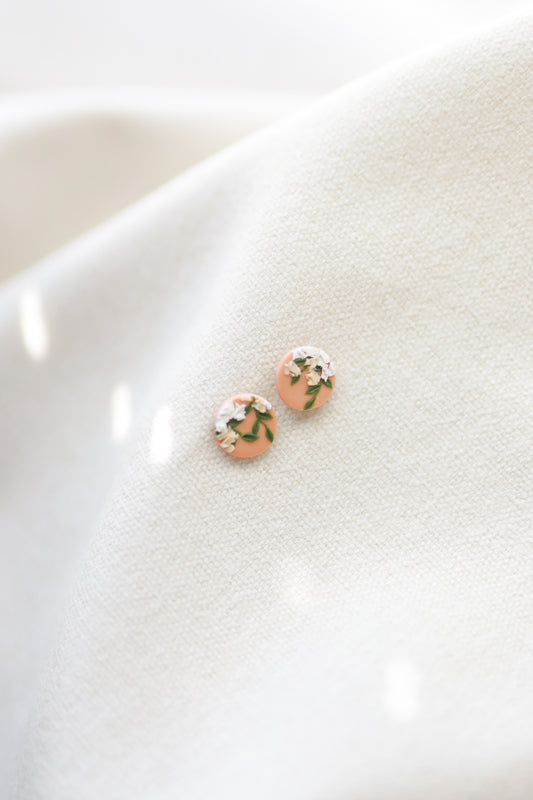 Round Stud: Climbing Vines