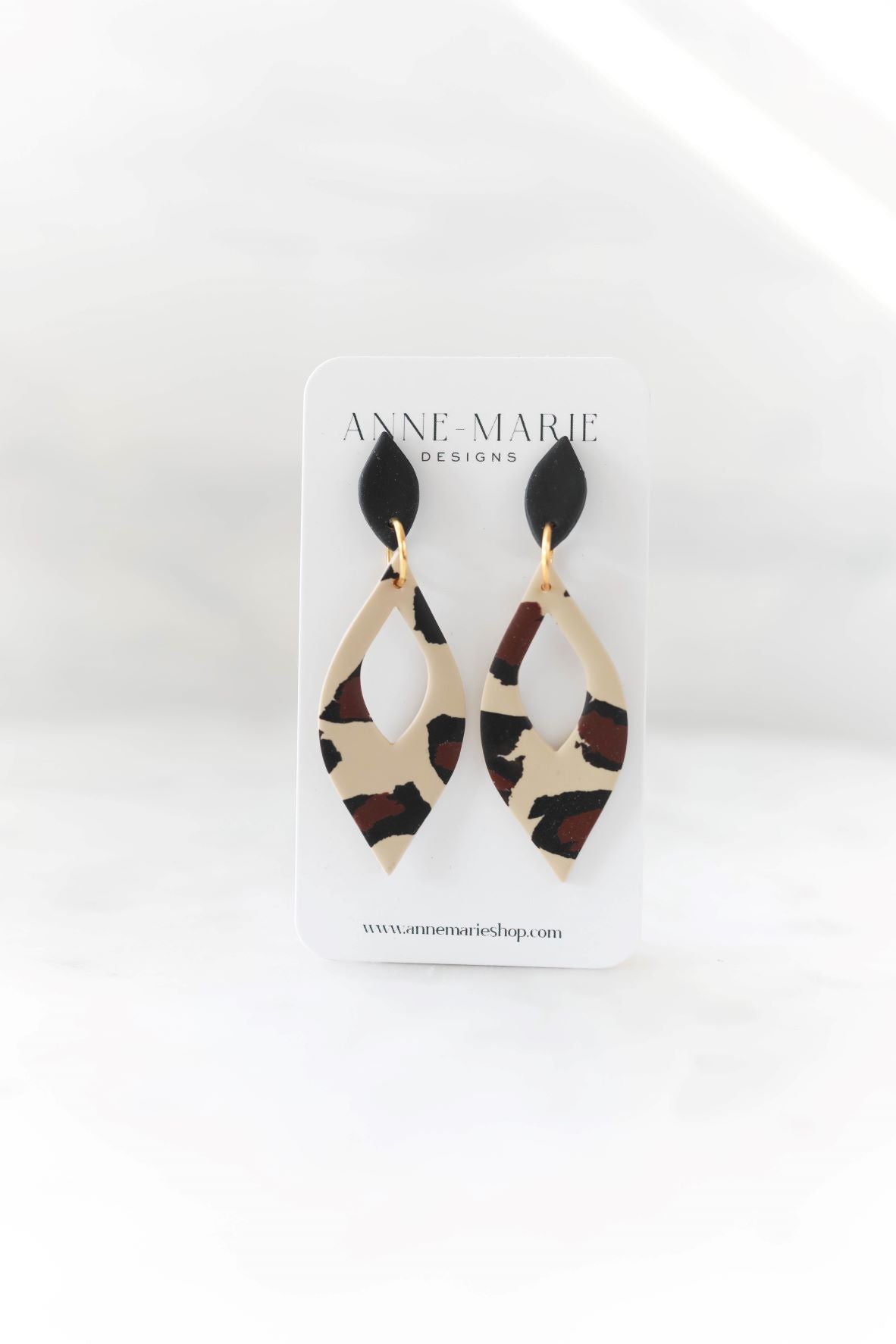 Antoinette: Pick Your Color