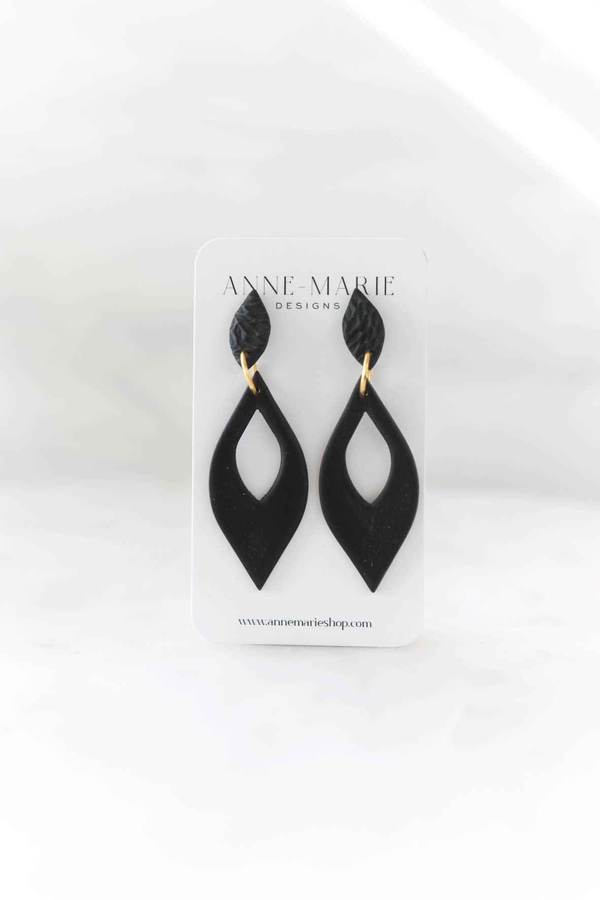 Antoinette: Pick Your Color