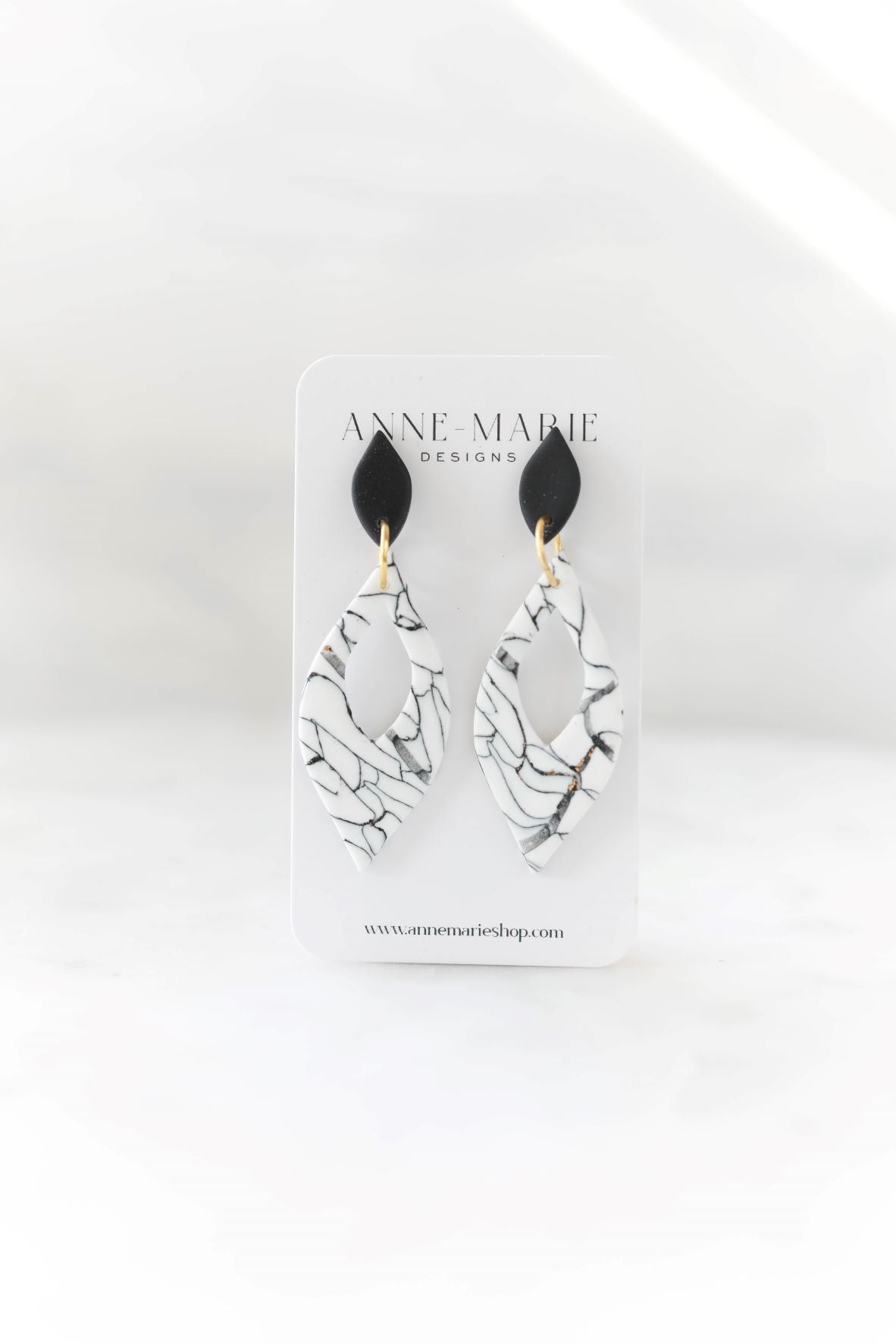 Antoinette: Pick Your Color