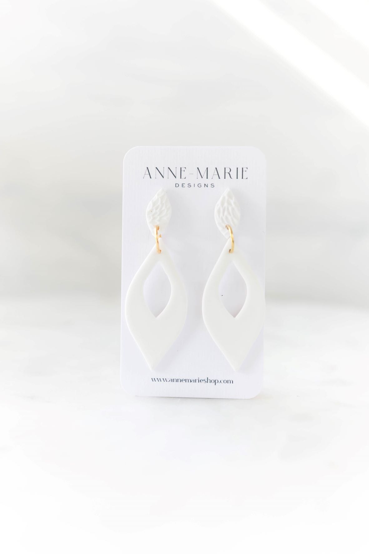 Antoinette: Pick Your Color