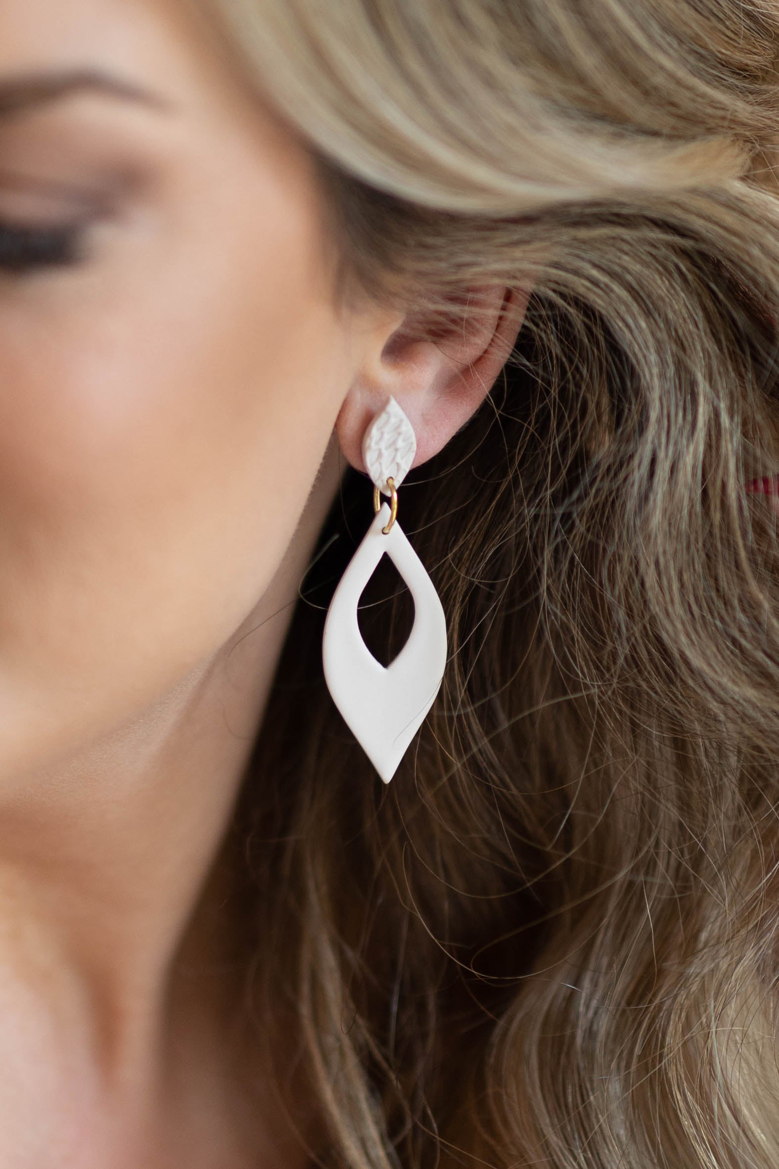 Antoinette: Pick Your Color