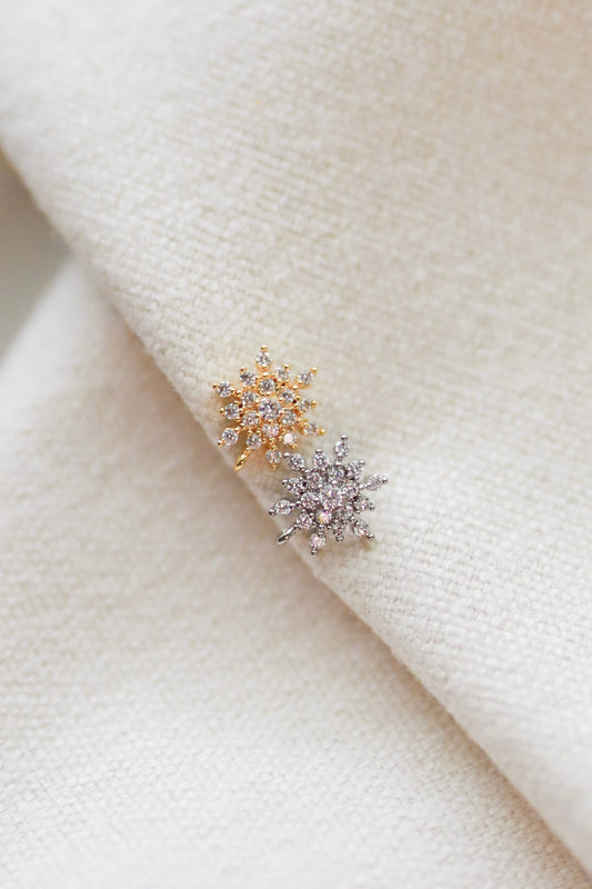 Winters Kiss Earring